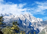 高山冻融诱发地质灾害 玉龙雪山无人区出现山体崩塌